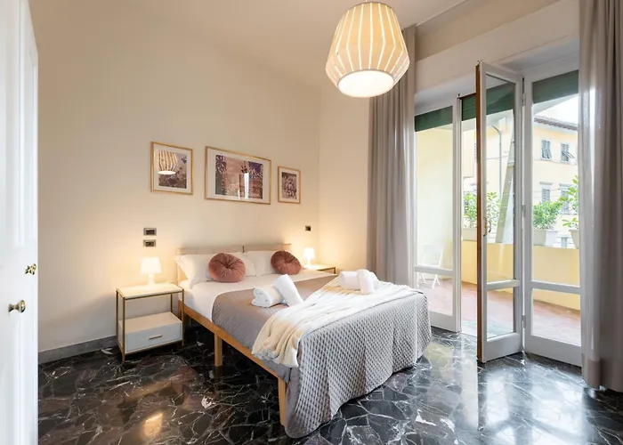 Keys Of Italy - Monaco 9 - 2 Bedrooms Flat Nearby The Train Station Апартаменты Флоренция