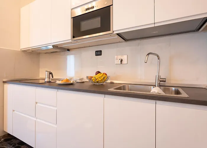Апартаменты Keys Of Italy - Monaco 9 - 2 Bedrooms Flat Nearby The Train Station